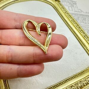 Vintage Jewelry Gold Tone Heart with Rhinestones Brooch Pin